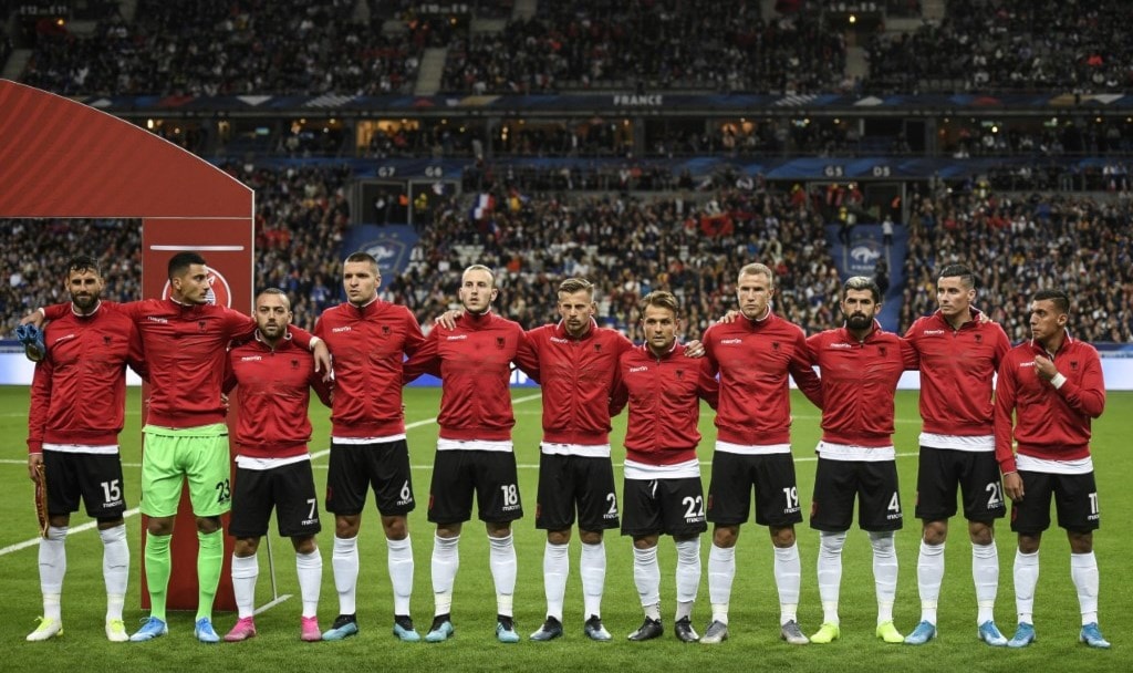 عزف الفرنسيون نشيد أندورا بدلاً من نشيد ألبانيا (أ ف ب) عزف الفرنسيون نشيد أندورا بدلاً من نشيد ألبانيا (أ ف ب)