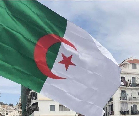 سؤال الهُويات المتغيّرة.. قراءة في المشهد الجزائري سؤال الهُويات المتغيّرة.. قراءة في المشهد الجزائري