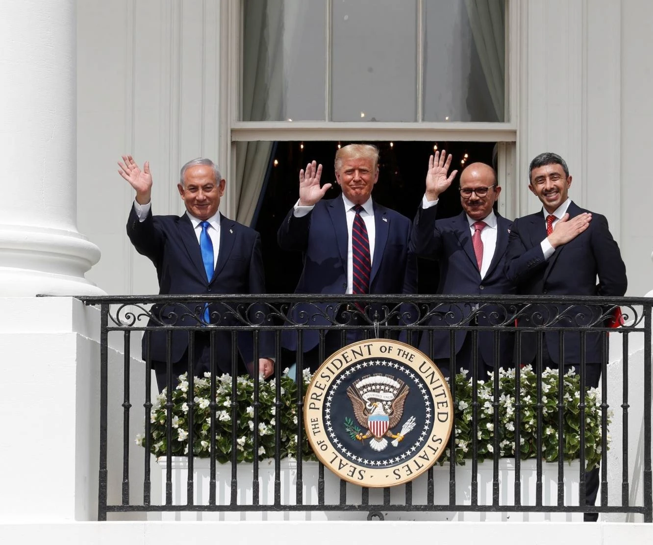 الواقع وتسلسل الأحداث يؤكّدان أنَّ المسعى الأميركي للكشف عن حال التقارب يأتي لتحقيق أهدف سياسيّة خلفها غايات الواقع وتسلسل الأحداث يؤكّدان أنَّ المسعى الأميركي للكشف عن حال التقارب يأتي لتحقيق أهدف سياسيّة خلفها غايات