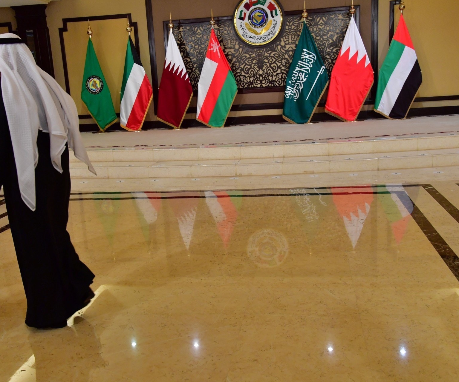 من حرَّك قطعة الجبن في الرياض؟ من حرَّك قطعة الجبن في الرياض؟