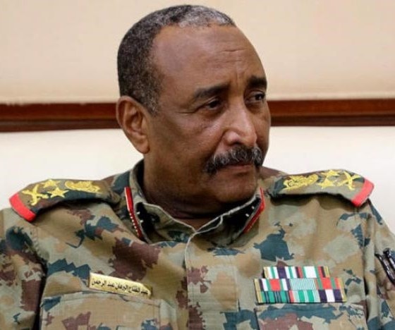 البرهان: تستشرف البلاد عهداً جديداً من الحرية والسلام والعدالة سيبنيه الشباب والطلاب البرهان: تستشرف البلاد عهداً جديداً من الحرية والسلام والعدالة سيبنيه الشباب والطلاب