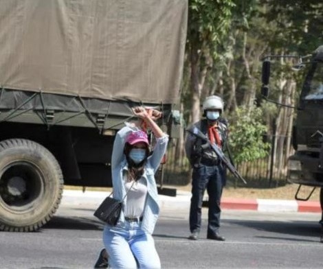 انقلاب ميانمار: فيسبوك تفرض حظرا على الجيش لموقعها وتطبيق إنستغرام انقلاب ميانمار: فيسبوك تفرض حظرا على الجيش لموقعها وتطبيق إنستغرام