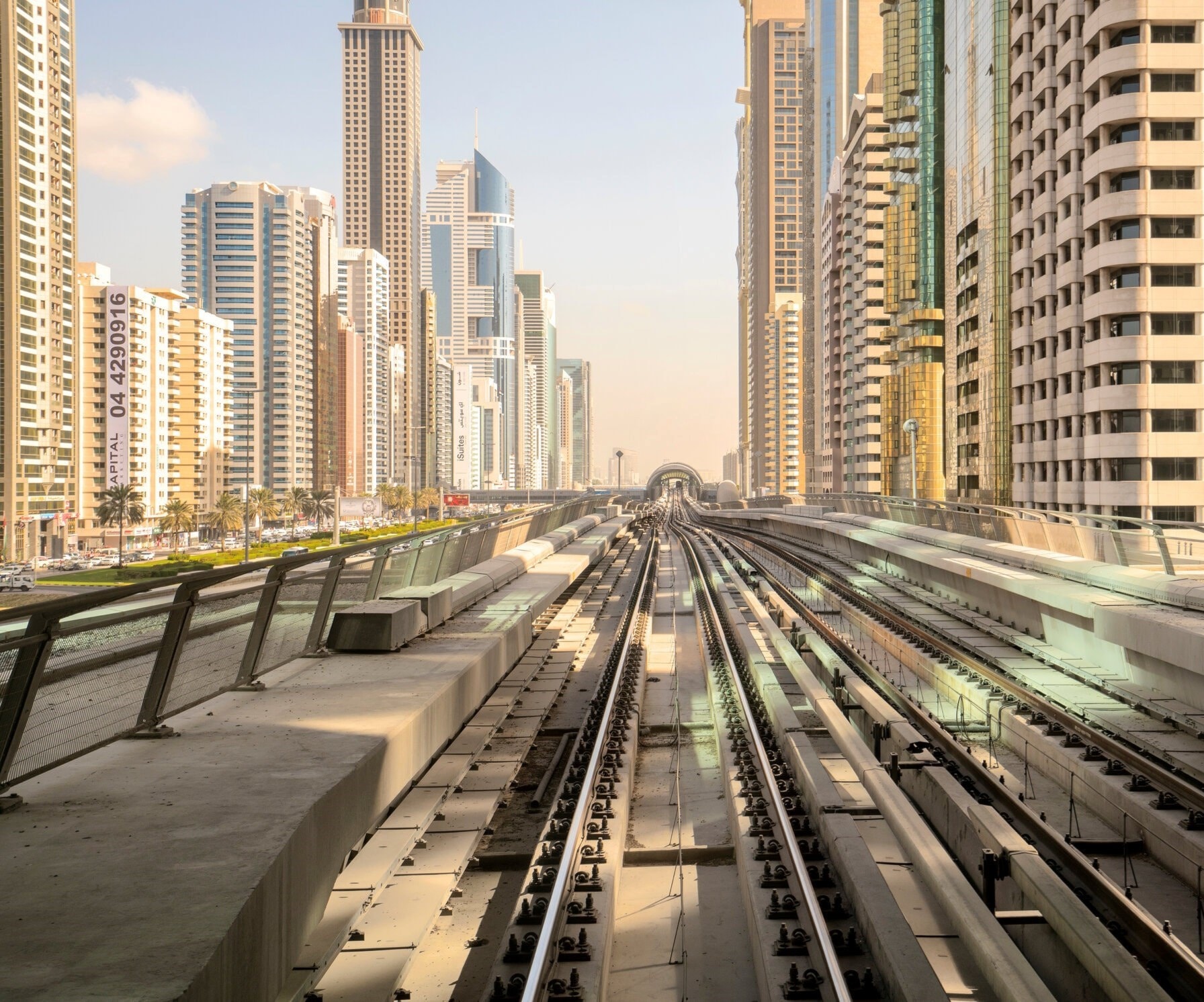 دولة الإمارات تسرع في خطوات التطبيع الكامل مع "إسرائيل". دولة الإمارات تسرع في خطوات التطبيع الكامل مع "إسرائيل".