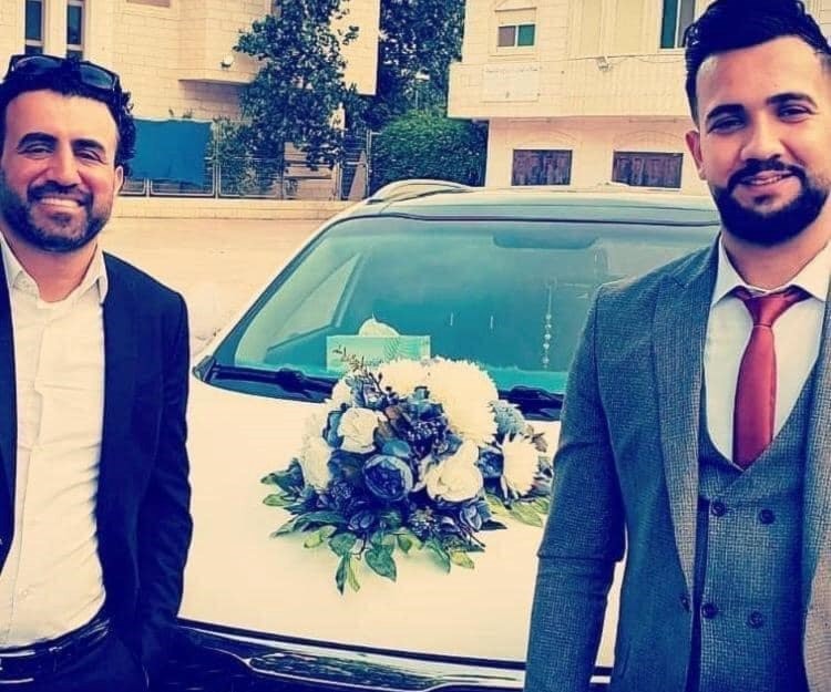 فنان فلسطيني يزف شقيقه شهيداً فنان فلسطيني يزف شقيقه شهيداً