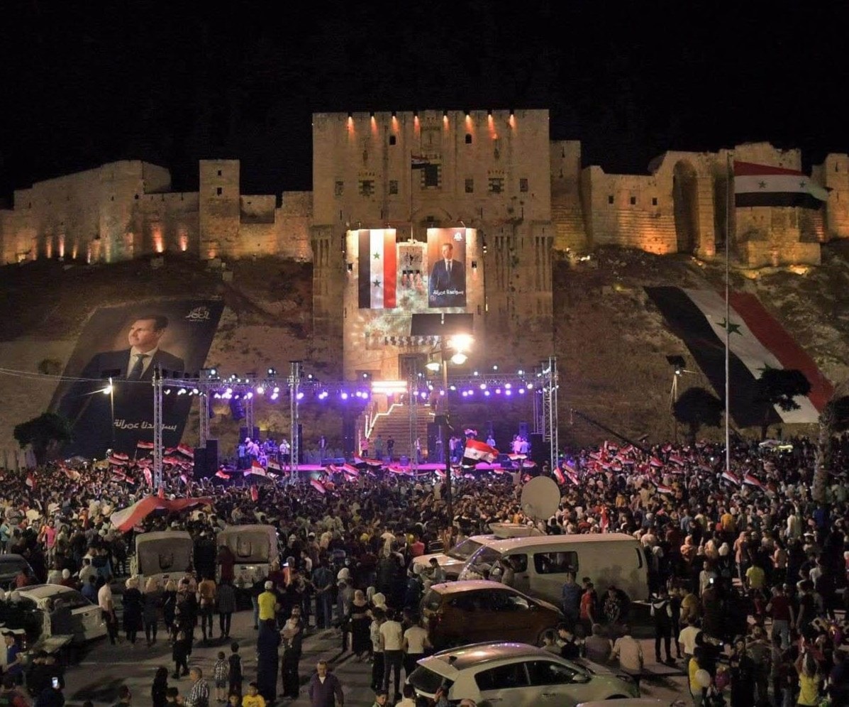 ما ظهر من إقبال جماهيري في معظم المناطق المحرَّرة السورية أكدت أن الشعب السوري كان يثأر لـ 11 سنة حرباً حرمته متعة الحياة ما ظهر من إقبال جماهيري في معظم المناطق المحرَّرة السورية أكدت أن الشعب السوري كان يثأر لـ 11 سنة حرباً حرمته متعة الحياة