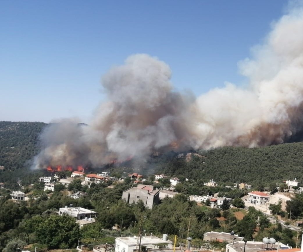 حريق في غابة "المرغان الصنوبرية" في بلدة القبيات شمال لبنان حريق في غابة "المرغان الصنوبرية" في بلدة القبيات شمال لبنان