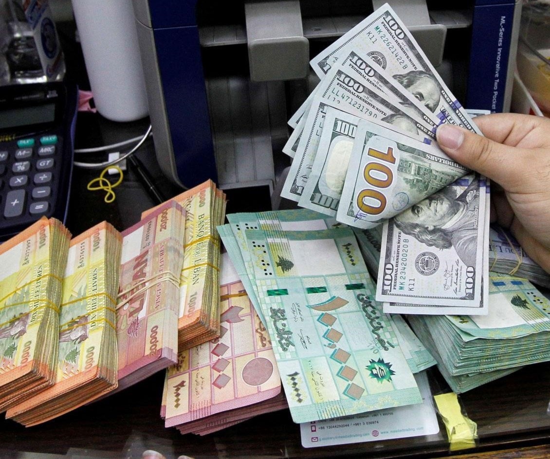 لبنان يعاني نقصاً حاداً في الوقود بسبب أزمة مالية أفقدت الليرة اللبنانية أكثر من 90% من قيمتها مقابل الدولار في أقل من عامين لبنان يعاني نقصاً حاداً في الوقود بسبب أزمة مالية أفقدت الليرة اللبنانية أكثر من 90% من قيمتها مقابل الدولار في أقل من عامين