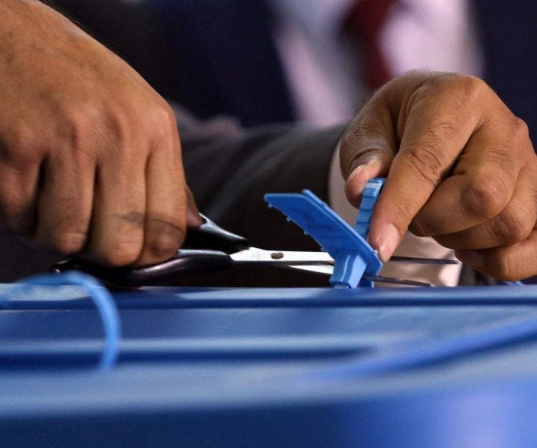 الهيئة العليا للانتخابات في العراق أعلنت سابقاً توزيع 70% من بطاقات الناخبين الهيئة العليا للانتخابات في العراق أعلنت سابقاً توزيع 70% من بطاقات الناخبين