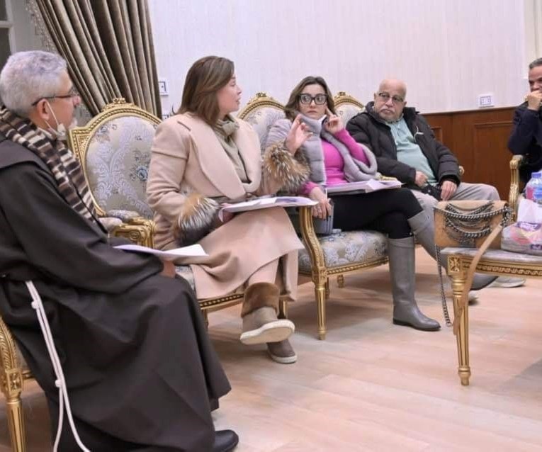 الأب بطرس دانيال مع بعض أعضاء التحكيم الأب بطرس دانيال مع بعض أعضاء التحكيم