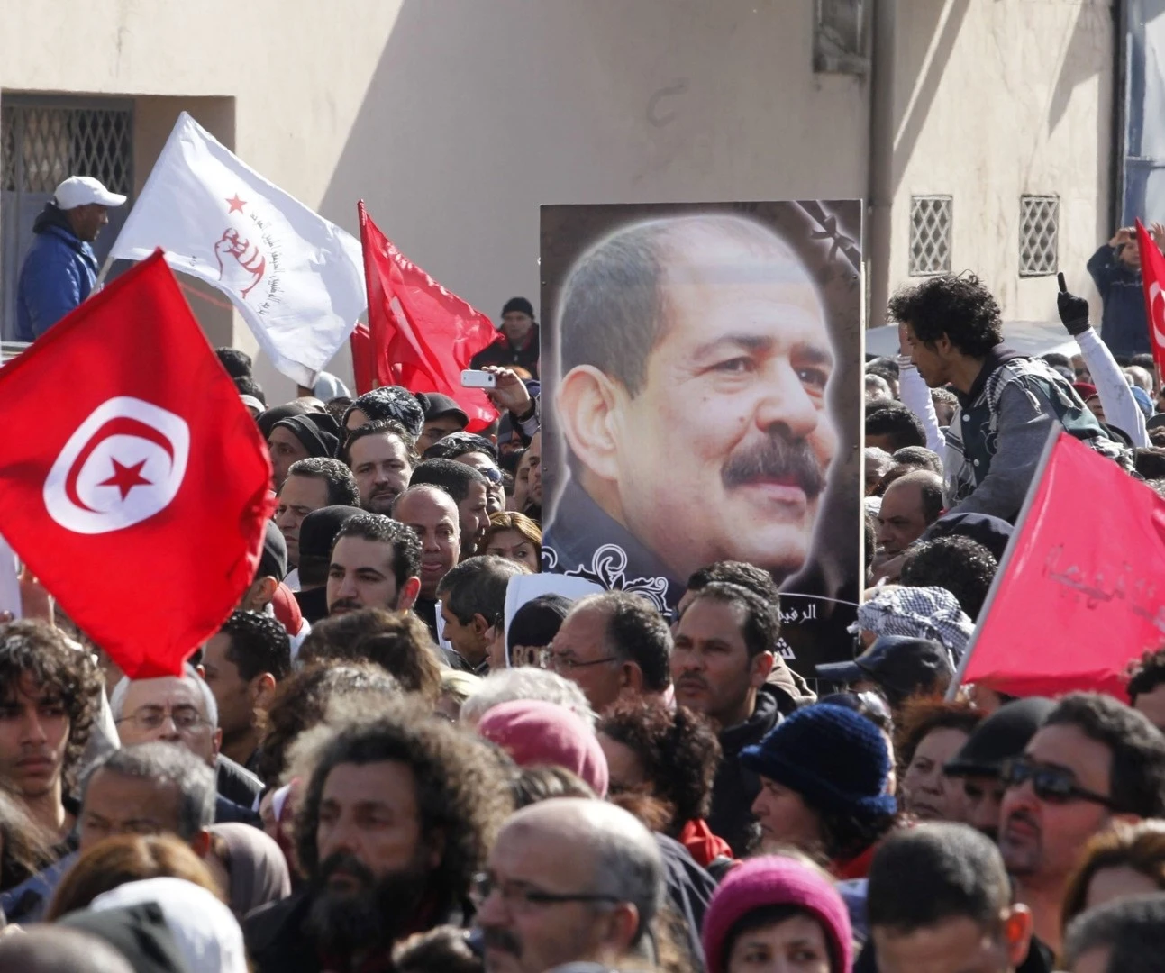 إحياء ذكرى اغتيال شكري بلعيد العام الماضي في العاصمة التونسية. إحياء ذكرى اغتيال شكري بلعيد العام الماضي في العاصمة التونسية.