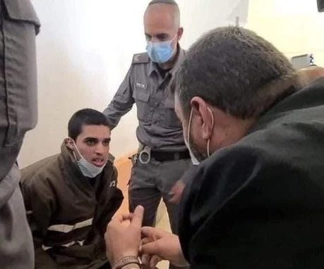 الأسير الفلسطيني أحمد مناصرة الأسير الفلسطيني أحمد مناصرة