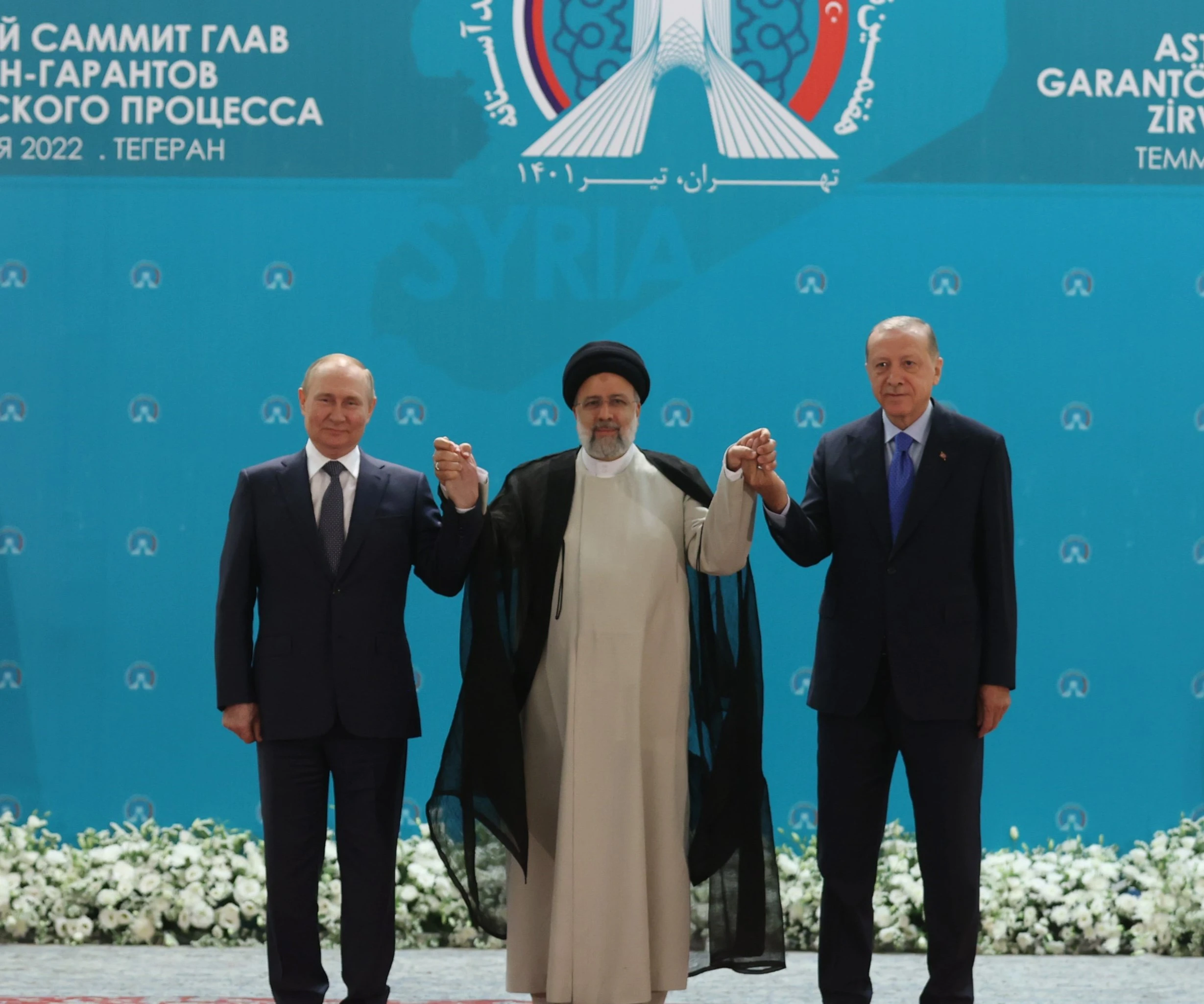 أولى نتائج قمة طهران: هل بدأ الجيش السوري بالانتشار على الحدود السورية التركية؟ أولى نتائج قمة طهران: هل بدأ الجيش السوري بالانتشار على الحدود السورية التركية؟