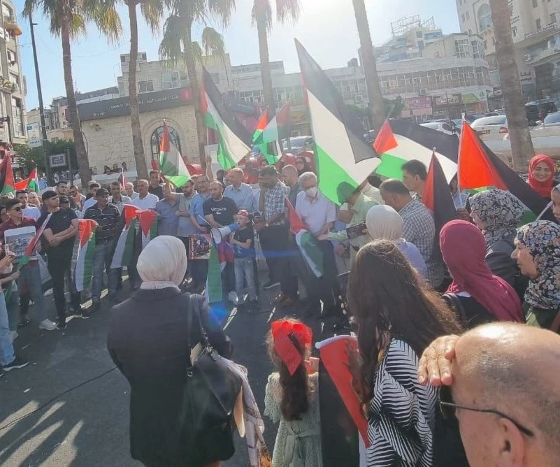 استمرار المسيرات والوقفات في المدن الفلسطينية رفضاً للعدوان على قطاع غزة استمرار المسيرات والوقفات في المدن الفلسطينية رفضاً للعدوان على قطاع غزة