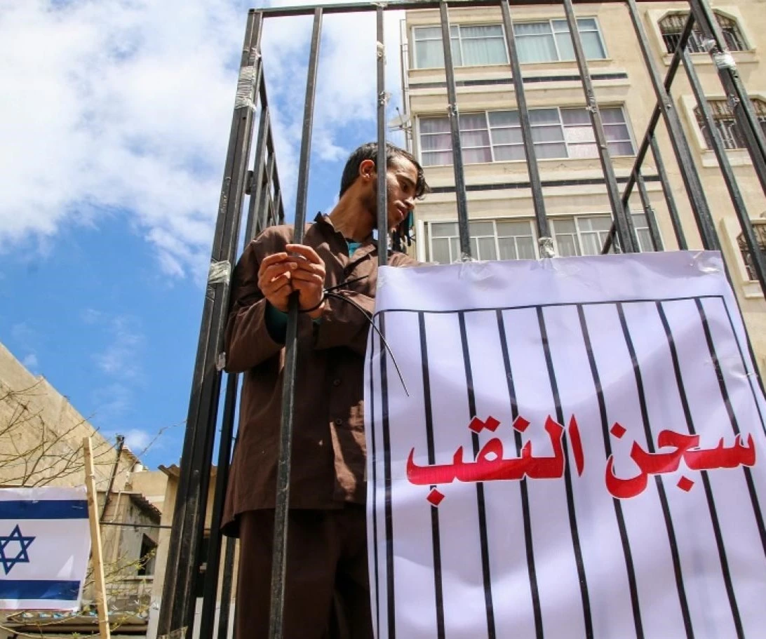 50 أسيراً فلسطينياً يواصلون إضرابهم عن الطعام 50 أسيراً فلسطينياً يواصلون إضرابهم عن الطعام