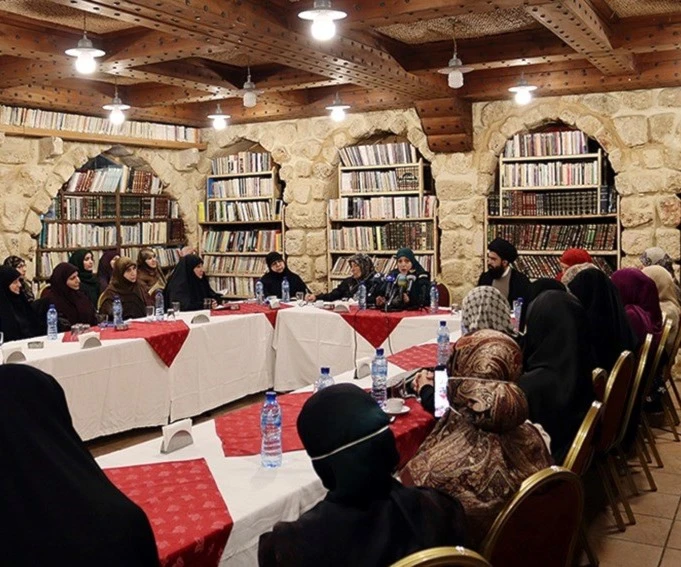 أقيم اللقاء بدعوة من المستشارية الثقافية الإيرانية في بيروت أقيم اللقاء بدعوة من المستشارية الثقافية الإيرانية في بيروت