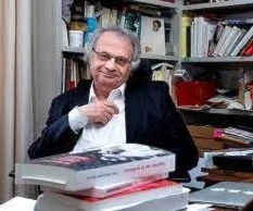 الروائي اللبناني الفرنسي أمين معلوف. الروائي اللبناني الفرنسي أمين معلوف.