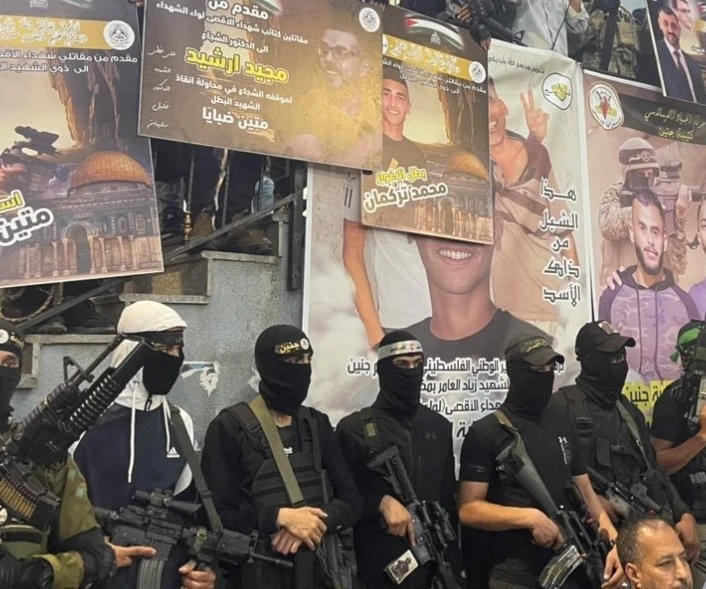 كتيبة جنين وعرين الأسود.. ثقافة اشتباك يشارك فيها الكل فلسطيني كتيبة جنين وعرين الأسود.. ثقافة اشتباك يشارك فيها الكل فلسطيني