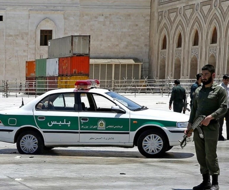 إصابة نائب وزير الصناعة الإيراني في هجوم لمجهولين قرب منزله في طهران إصابة نائب وزير الصناعة الإيراني في هجوم لمجهولين قرب منزله في طهران