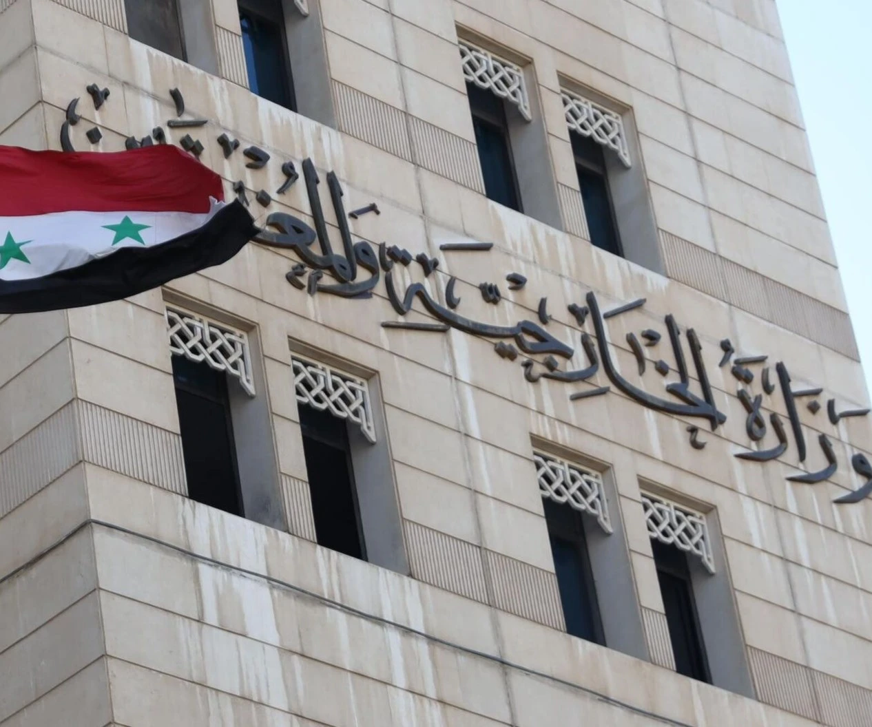 سوريا تدين اقتحام قوات الاحتلال مدينة جنين ومخيمها وارتكابها لمجزرة مروعة سوريا تدين اقتحام قوات الاحتلال مدينة جنين ومخيمها وارتكابها لمجزرة مروعة